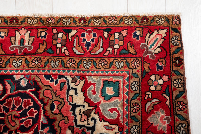10' 8" x 5' 2" Excellent Hand-Knotted Vintage Tribal Rug - Yasi & Fara 
