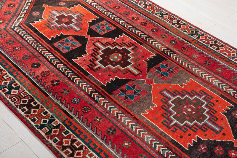 9' x 5' Excellent Hand-Knotted Vintage Tribal Rug - Yasi & Fara 