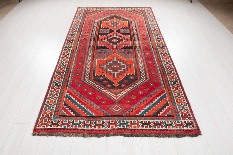 9' x 5' Excellent Hand-Knotted Vintage Tribal Rug - Yasi & Fara 
