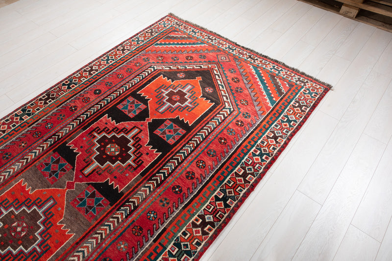 9' x 5' Excellent Hand-Knotted Vintage Tribal Rug - Yasi & Fara 