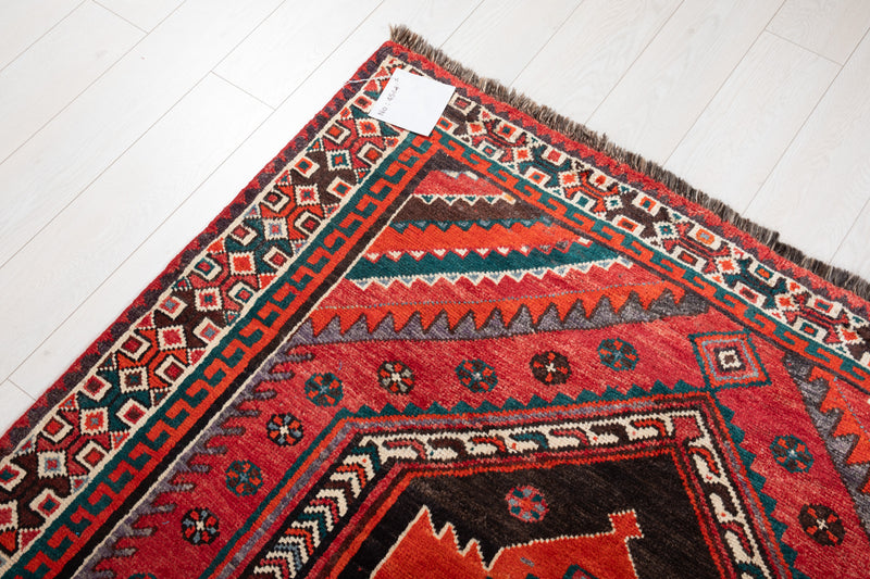 9' x 5' Excellent Hand-Knotted Vintage Tribal Rug - Yasi & Fara 