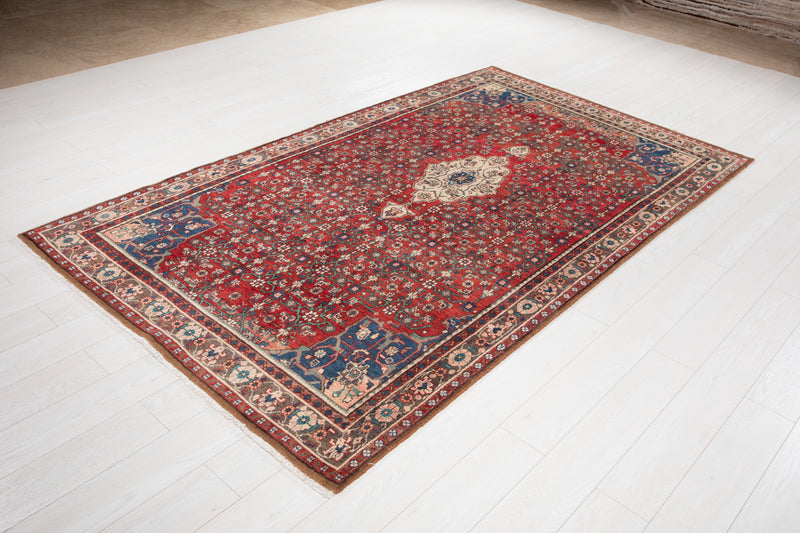 8' 11" x 5' 2" Excellent Hand-Knotted Vintage Tribal Rug - Yasi & Fara 