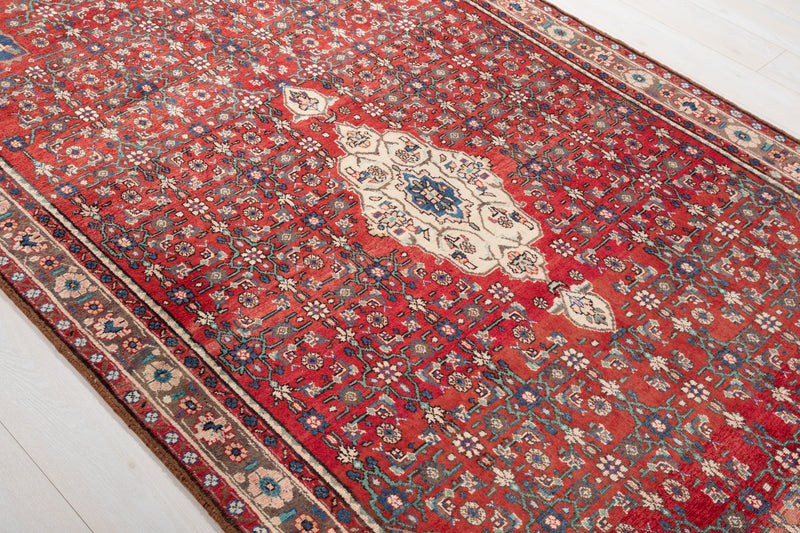 8' 11" x 5' 2" Excellent Hand-Knotted Vintage Tribal Rug - Yasi & Fara 