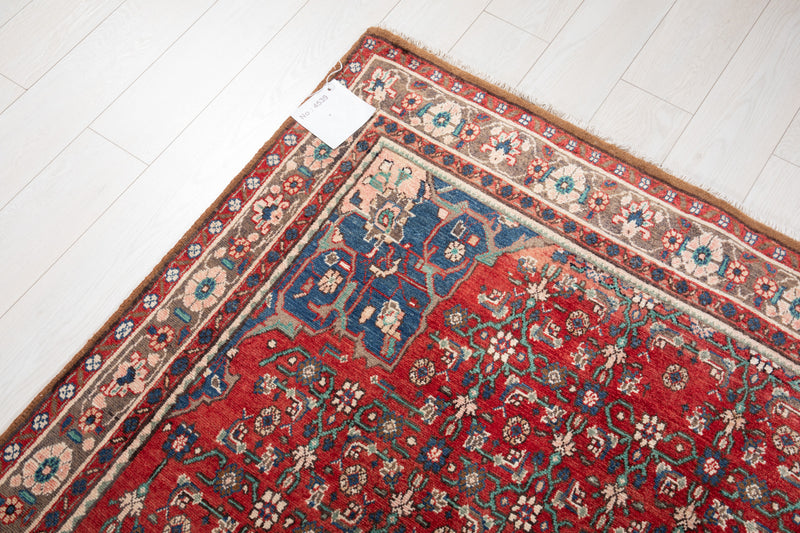 8' 11" x 5' 2" Excellent Hand-Knotted Vintage Tribal Rug - Yasi & Fara 