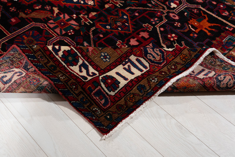 9' 4" x 5' 3" Excellent Hand-Knotted Vintage Tribal Rug - Yasi & Fara 