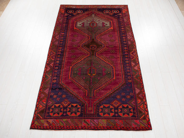 9' 7" x 5' 2" Excellent Hand-Knotted Vintage Tribal Rug - Yasi & Fara 