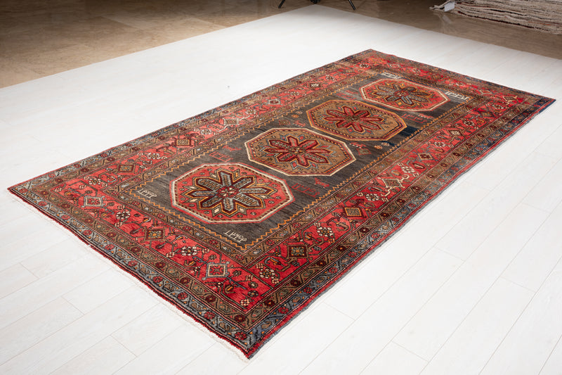 10' 1" x 5' Excellent Hand-Knotted Vintage Tribal Rug - Yasi & Fara 