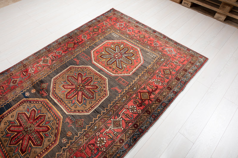 10' 1" x 5' Excellent Hand-Knotted Vintage Tribal Rug - Yasi & Fara 