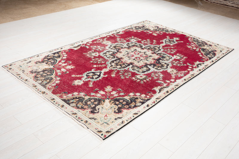 8' 4" x 5' 1" Excellent Hand-Knotted Antique Area Rug - Yasi & Fara 