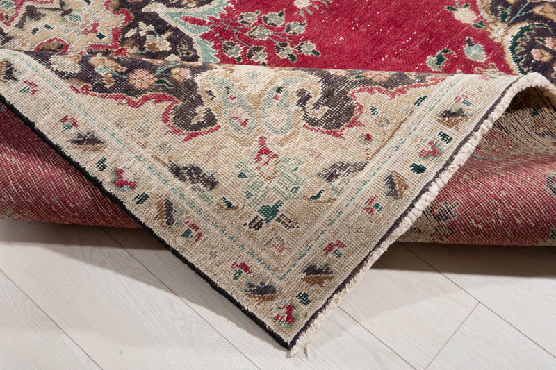 8' 4" x 5' 1" Excellent Hand-Knotted Antique Area Rug - Yasi & Fara 
