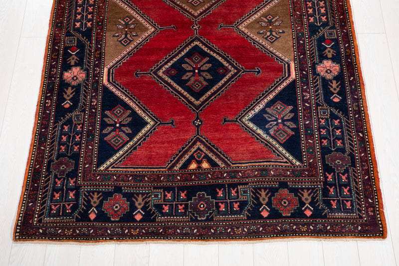 10' 5" x 5' 3" Excellent Hand-Knotted Vintage Collectible Tribal Rug - Yasi & Fara 