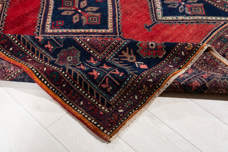 10' 5" x 5' 3" Excellent Hand-Knotted Vintage Collectible Tribal Rug - Yasi & Fara 