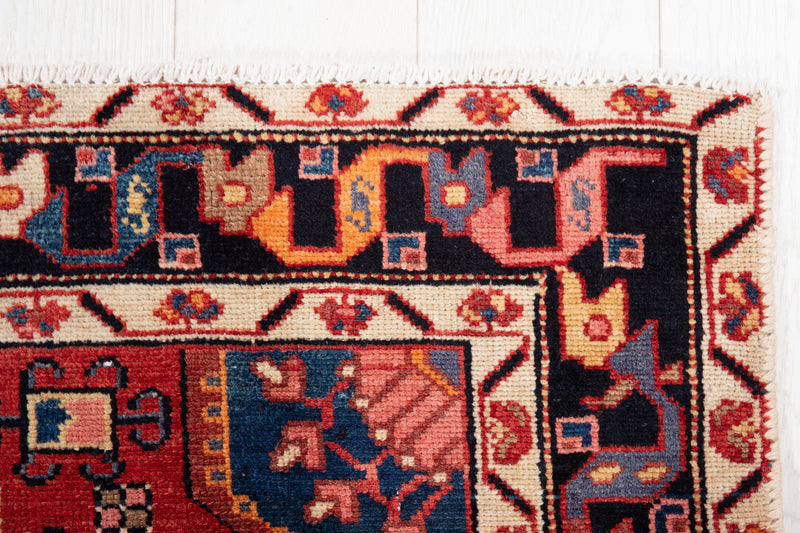 5' 5" x 3' 8" Excellent Hand-Knotted Vintage Collectible Tribal Rug - Yasi & Fara 