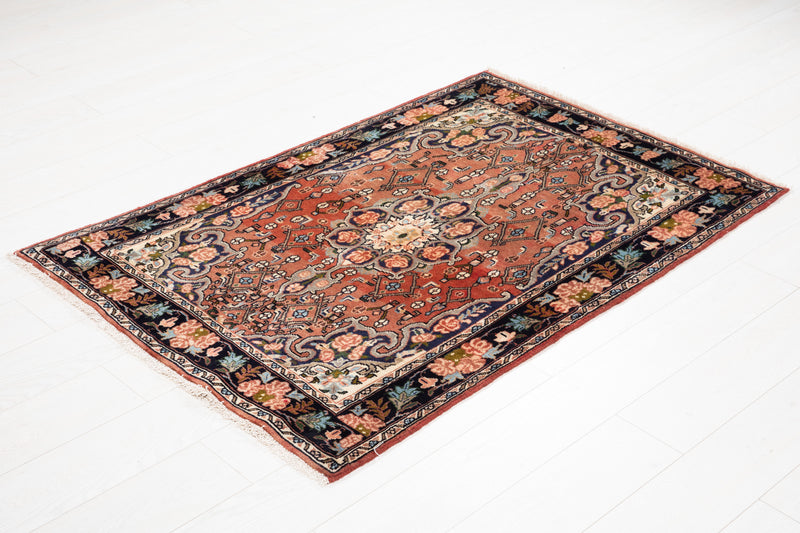 4' 10" x 3' 1" Excellent Hand-Knotted Vintage Collectible Rug - Yasi & Fara 