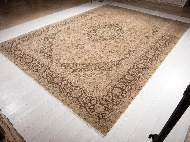 12' 5" x 9' 1" Excellent Hand-Knotted Antique Large Collectible Area Rug - Yasi & Fara 