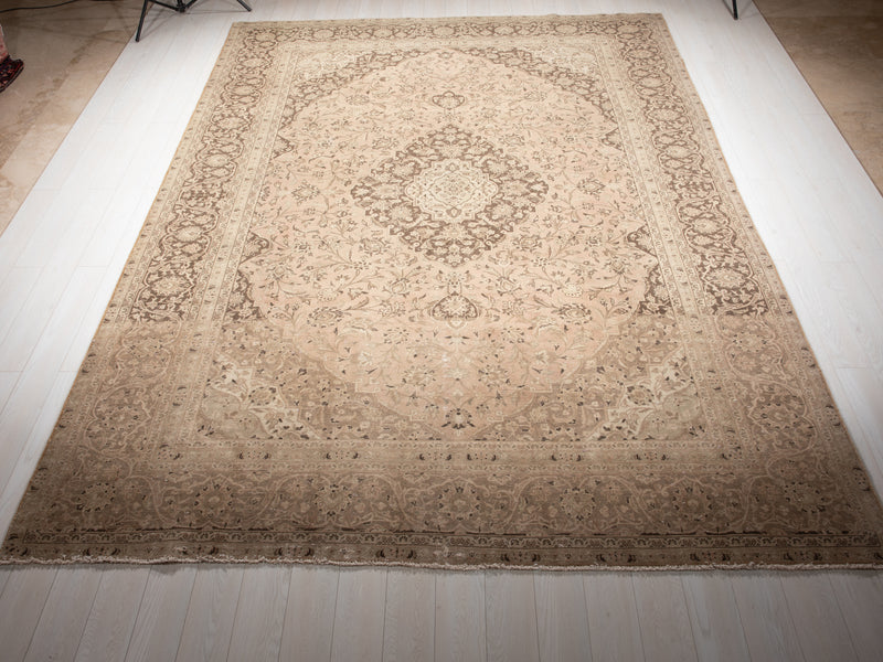 12' 5" x 9' 1" Excellent Hand-Knotted Antique Large Collectible Area Rug - Yasi & Fara 