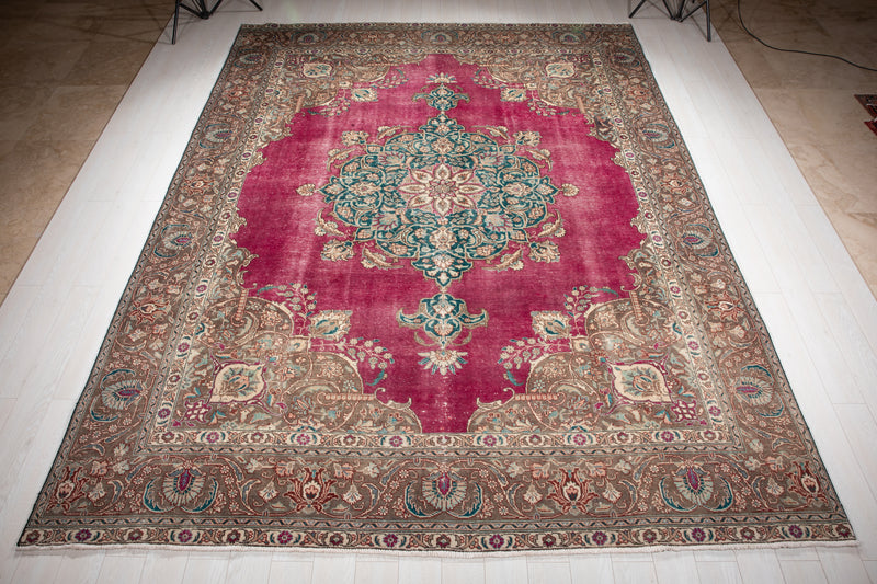 12' 4" x 9' 6" Excellent Hand-Knotted Antique Collectible Large Area Rug - Yasi & Fara 