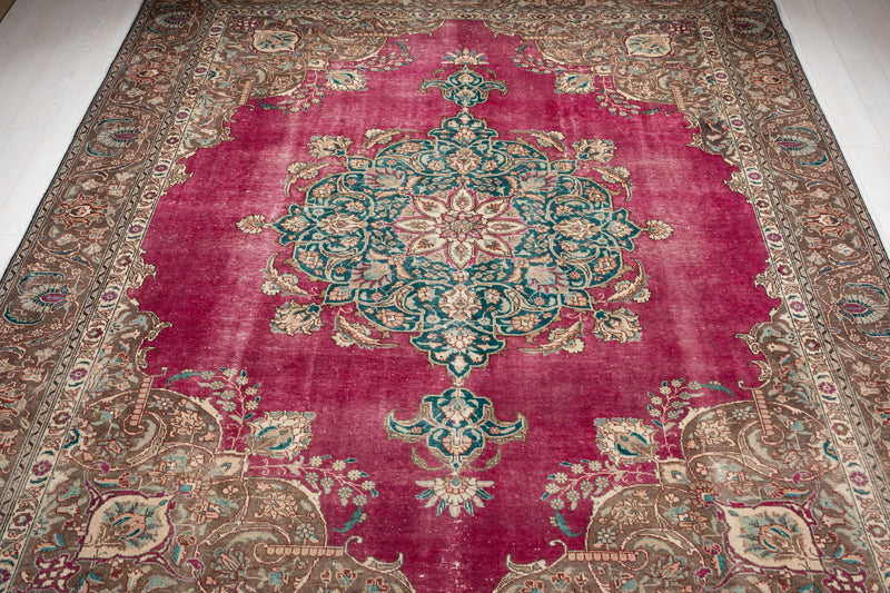 12' 4" x 9' 6" Excellent Hand-Knotted Antique Collectible Large Area Rug - Yasi & Fara 