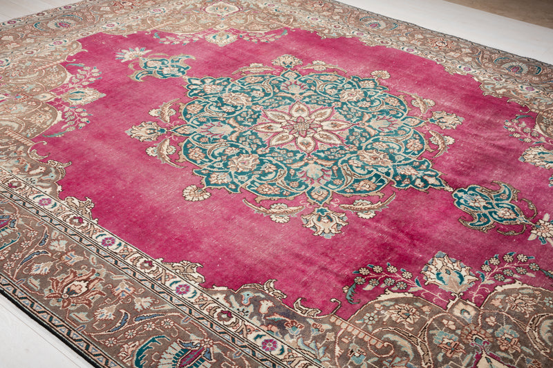 12' 4" x 9' 6" Excellent Hand-Knotted Antique Collectible Large Area Rug - Yasi & Fara 