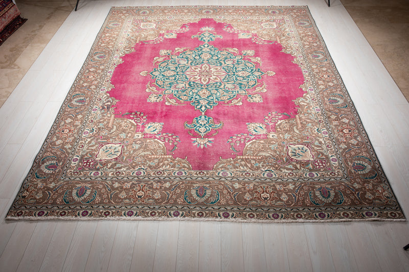 12' 4" x 9' 6" Excellent Hand-Knotted Antique Collectible Large Area Rug - Yasi & Fara 