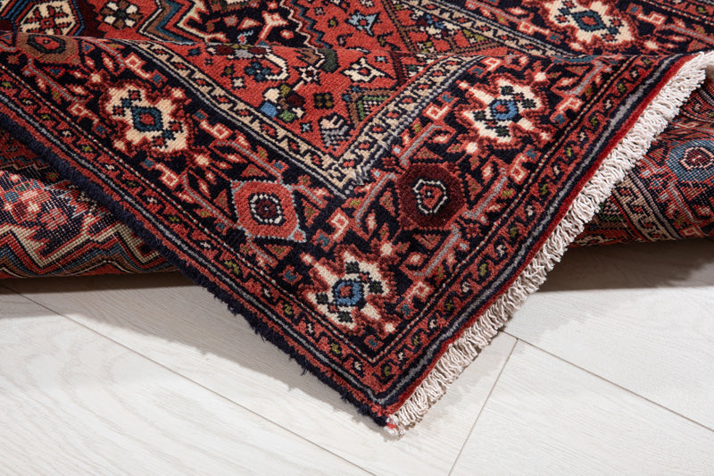 4' 7" x 2' 8" Excellent Hand-Knotted Collectible Vintage Rug - Yasi & Fara 