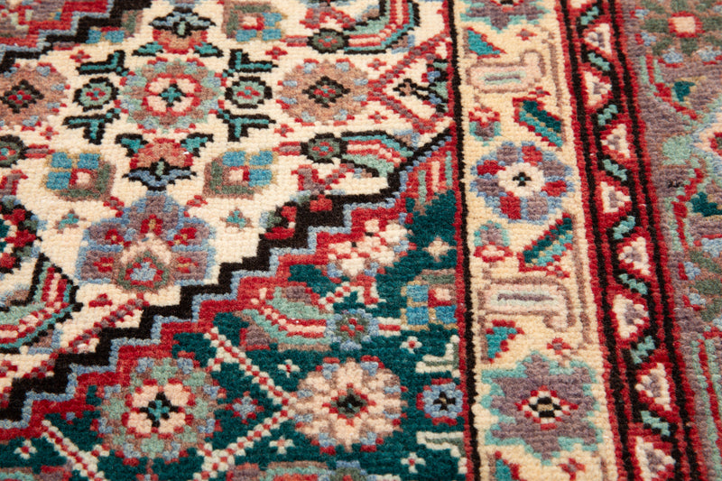 9' 11" x 6' 6" Excellent Hand-Knotted Vintage Area Rug - Yasi & Fara 