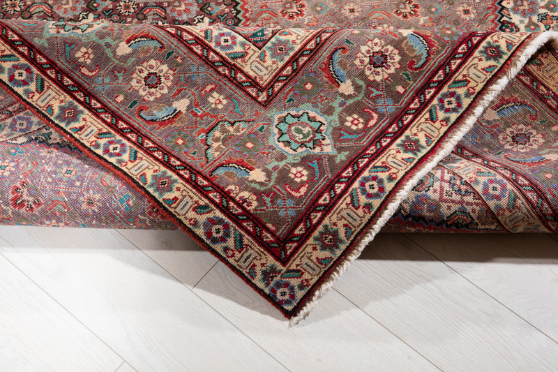 9' 11" x 6' 6" Excellent Hand-Knotted Vintage Area Rug - Yasi & Fara 
