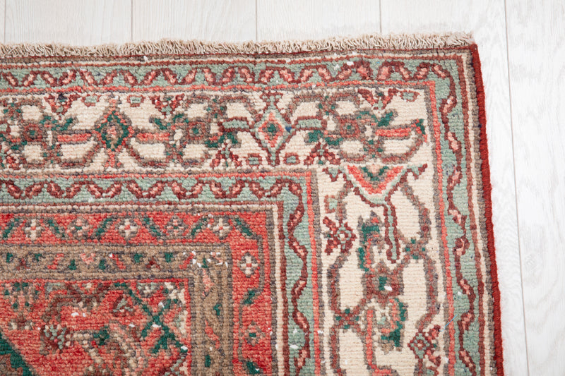 9' 9" x 6' 4" Excellent Hand-Knotted Antique Area Rug - Yasi & Fara 