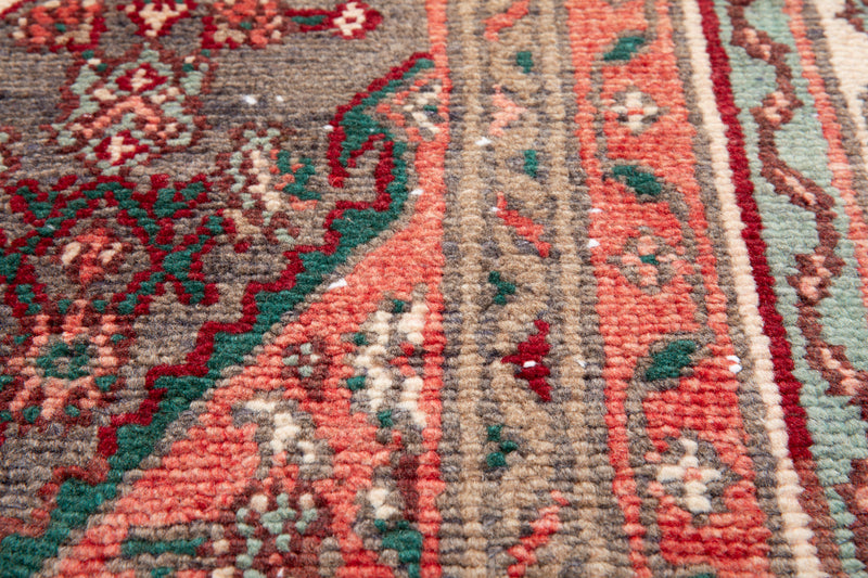 9' 9" x 6' 4" Excellent Hand-Knotted Antique Area Rug - Yasi & Fara 