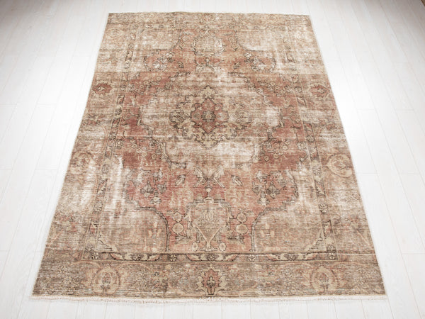 9' x 6' Excellent Hand-Knotted Antique Faded Area Rug - Yasi & Fara 