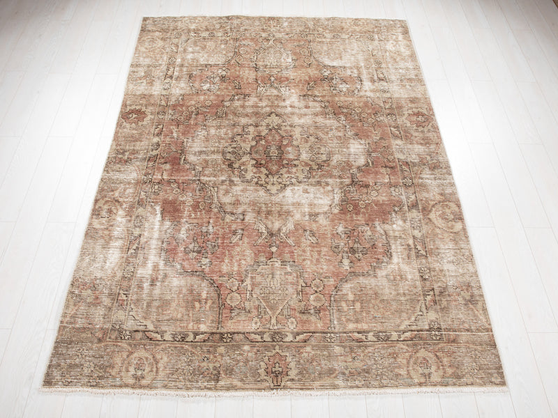 9' x 6' Excellent Hand-Knotted Antique Faded Area Rug - Yasi & Fara 
