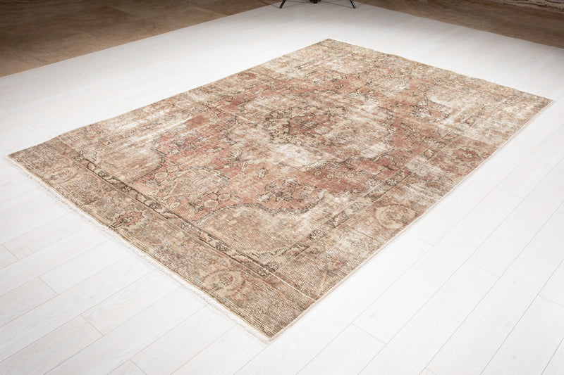 9' x 6' Excellent Hand-Knotted Antique Faded Area Rug - Yasi & Fara 