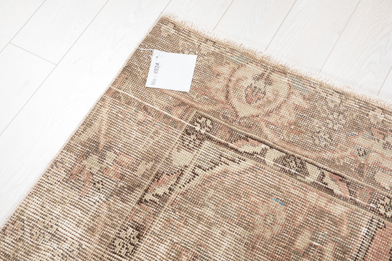 9' x 6' Excellent Hand-Knotted Antique Faded Area Rug - Yasi & Fara 