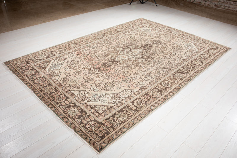 9' 9" x 6' 5" Excellent Hand-Knotted Antique Faded Area Rug - Yasi & Fara 