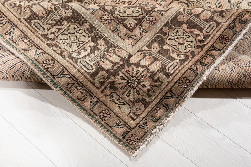 9' 9" x 6' 5" Excellent Hand-Knotted Antique Faded Area Rug - Yasi & Fara 