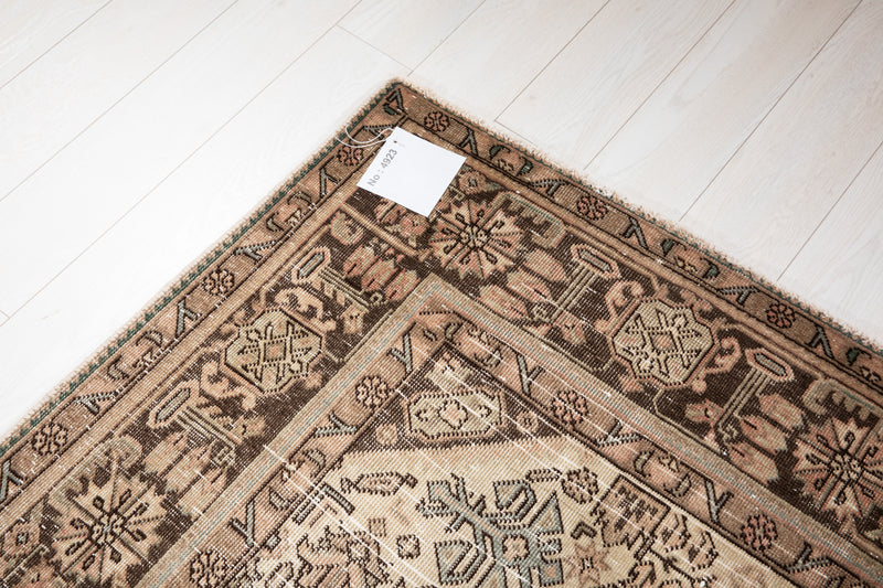 9' 9" x 6' 5" Excellent Hand-Knotted Antique Faded Area Rug - Yasi & Fara 