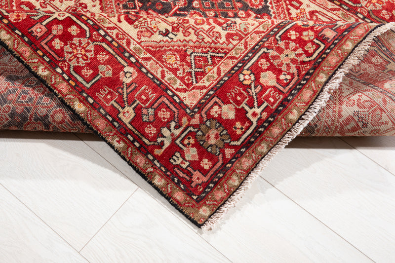 5' 3" x 3' 5" Excellent Hand-Knotted Vintage Collectible Tribal Rug - Yasi & Fara 