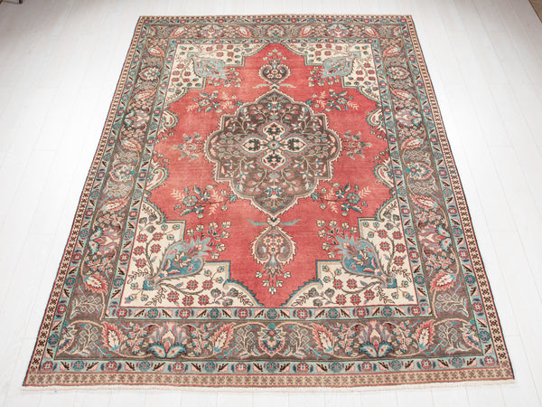 9' 5" x 6' 8" Excellent Hand-Knotted Antique Area Rug - Yasi & Fara 