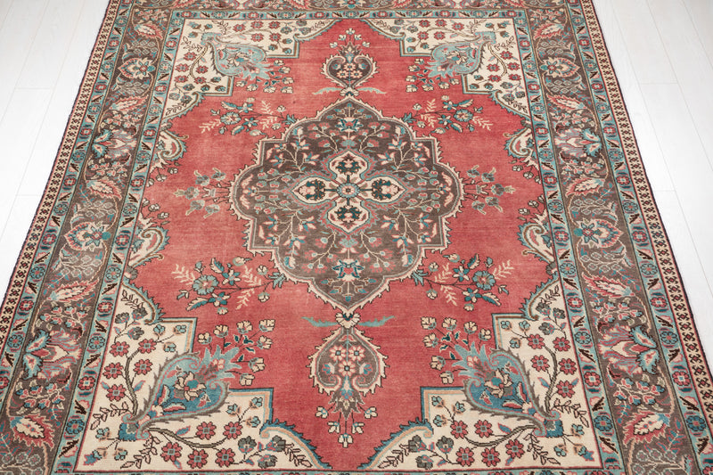 9' 5" x 6' 8" Excellent Hand-Knotted Antique Area Rug - Yasi & Fara 