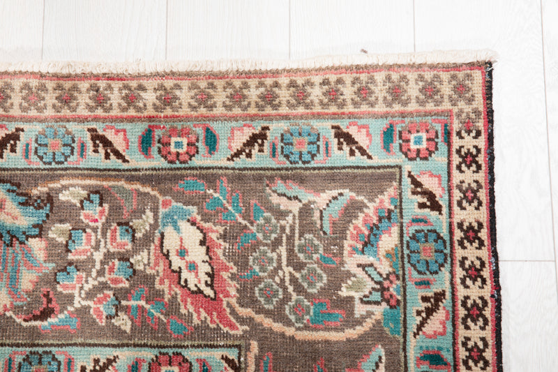 9' 5" x 6' 8" Excellent Hand-Knotted Antique Area Rug - Yasi & Fara 