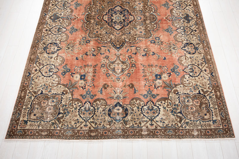 10' 10" x 7' 6" Excellent Hand-Knotted Antique Area Rug - Yasi & Fara 