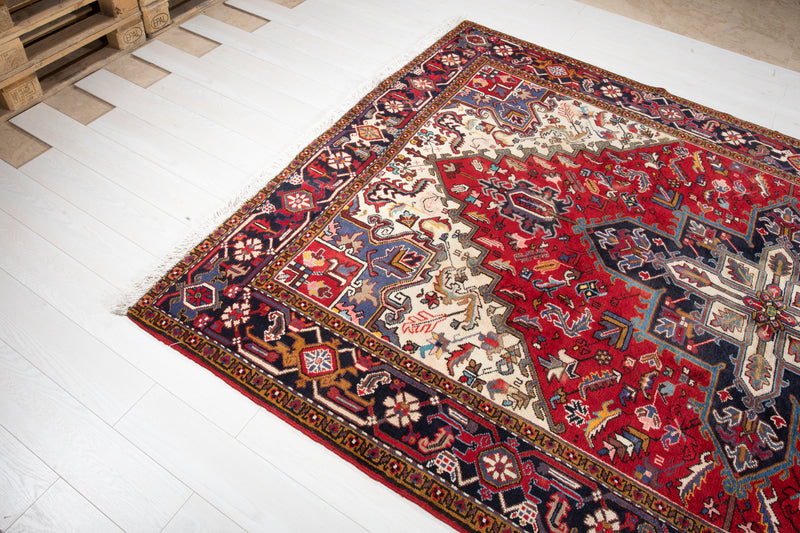 9' 11" x 6' 8" Excellent Hand-Knotted Vintage Tribal Rug - Yasi & Fara 