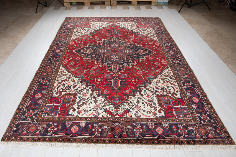 9' 11" x 6' 10" Excellent Hand-Knotted Vintage Tribal Rug - Yasi & Fara 