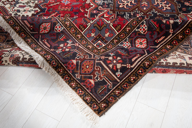 9' 11" x 6' 10" Excellent Hand-Knotted Vintage Tribal Rug - Yasi & Fara 