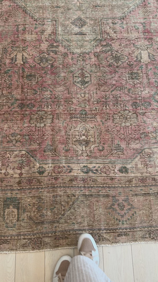 12' 9" x 9' 10" Excellent Hand-Knotted Antique Neutral Faded Pink Large Area Rug