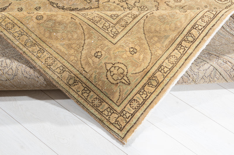 9' 6" x 6' 5" Excellent Hand-Knotted Antique Earth Tone Area Rug - Yasi & Fara 