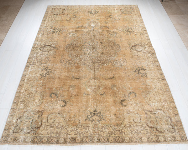 10' 10" x 7' 3" Excellent Hand-Knotted Antique Faded Area Rug - Yasi & Fara 