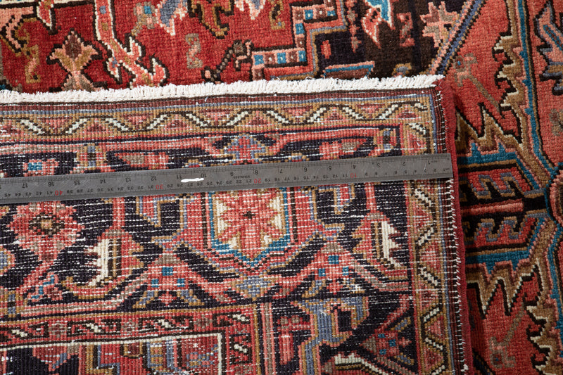 9' 9" x 6' 11" Excellent Hand-Knotted Vintage Geometric Collectible Tribal Area Rug - Yasi & Fara 