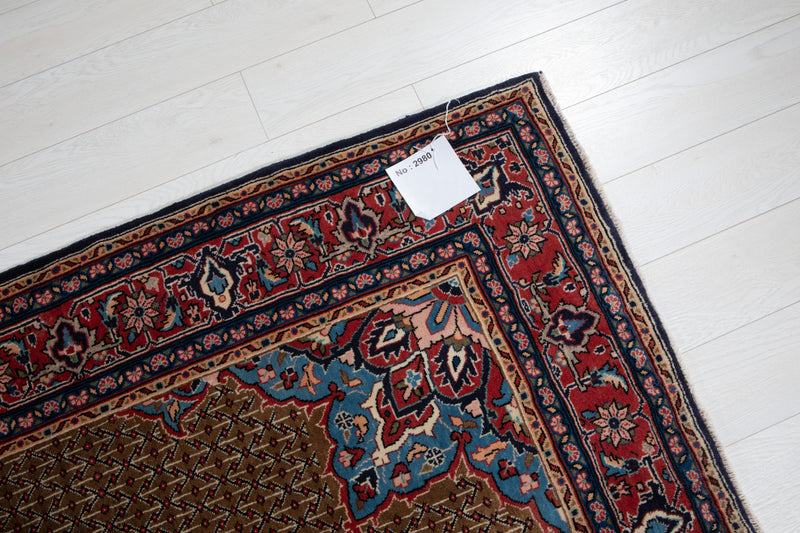 9'11" x 4'10" Excellent Hand-Knotted Vintage Collectible Tribal Rug - Yasi & Fara 