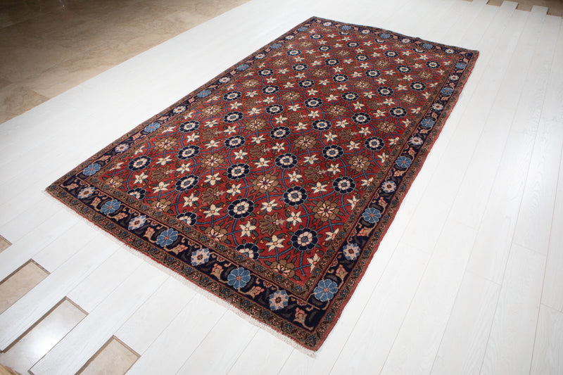 9' 6" x 5' 2" Excellent Hand-Knotted Vintage Collectible Tribal Rug - Yasi & Fara 